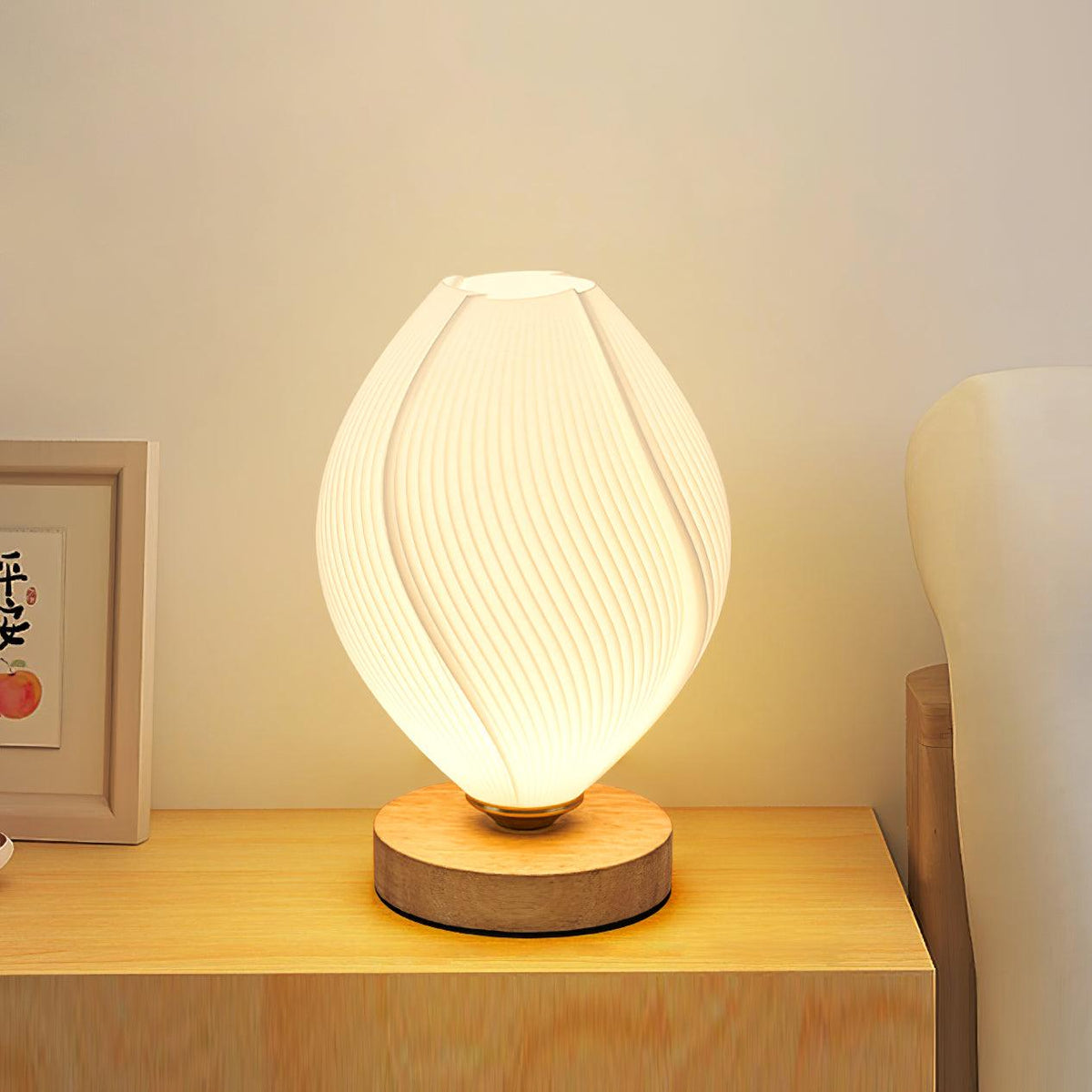 Viraaena lampa stołowa