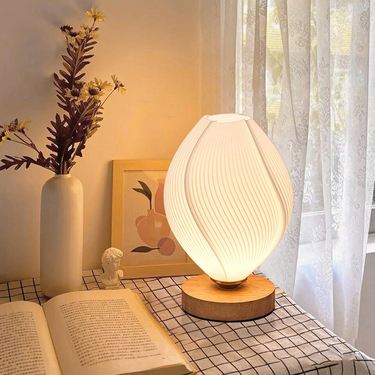 Viraaena lampa stołowa