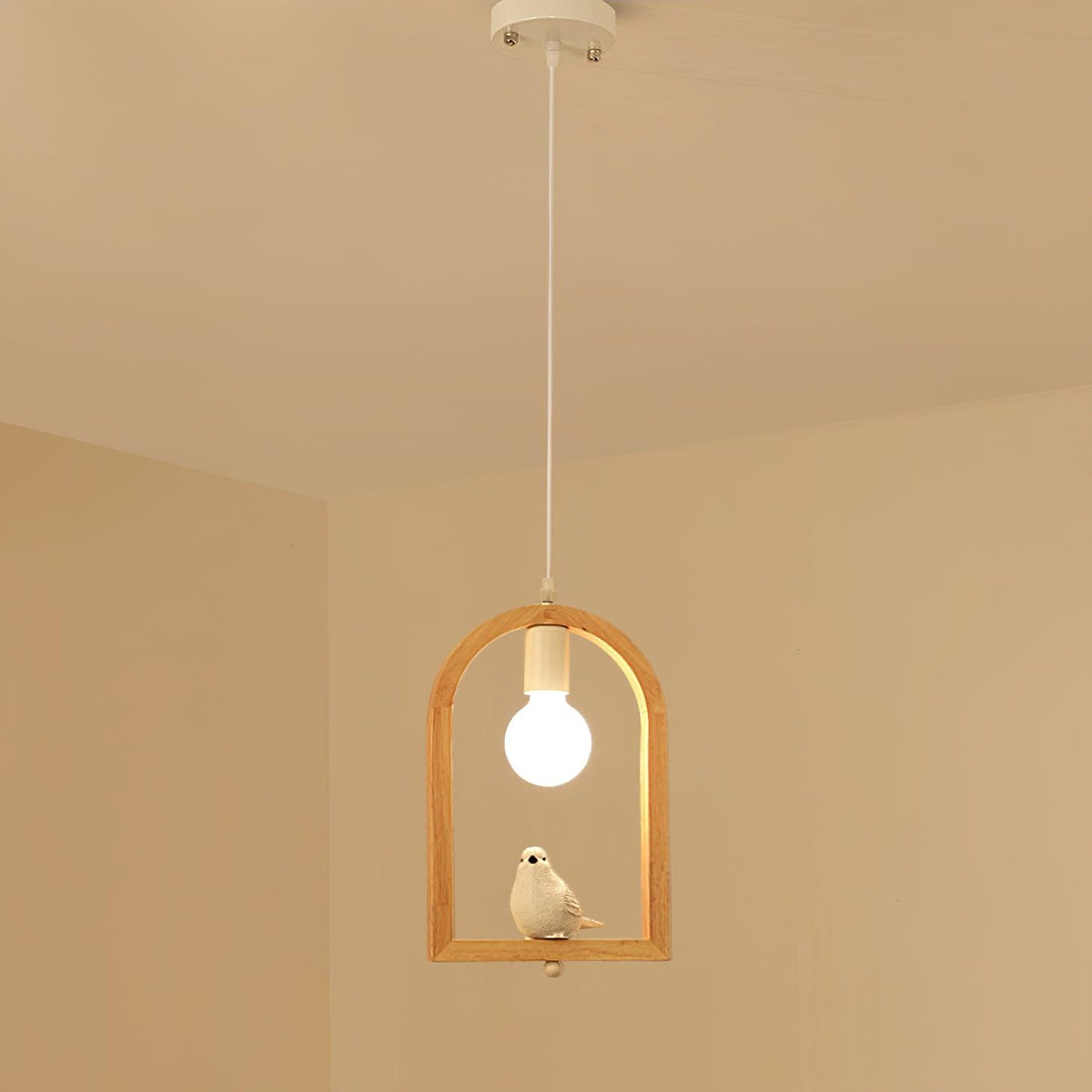 Ceda lampa wisząca z drewna i żywicy