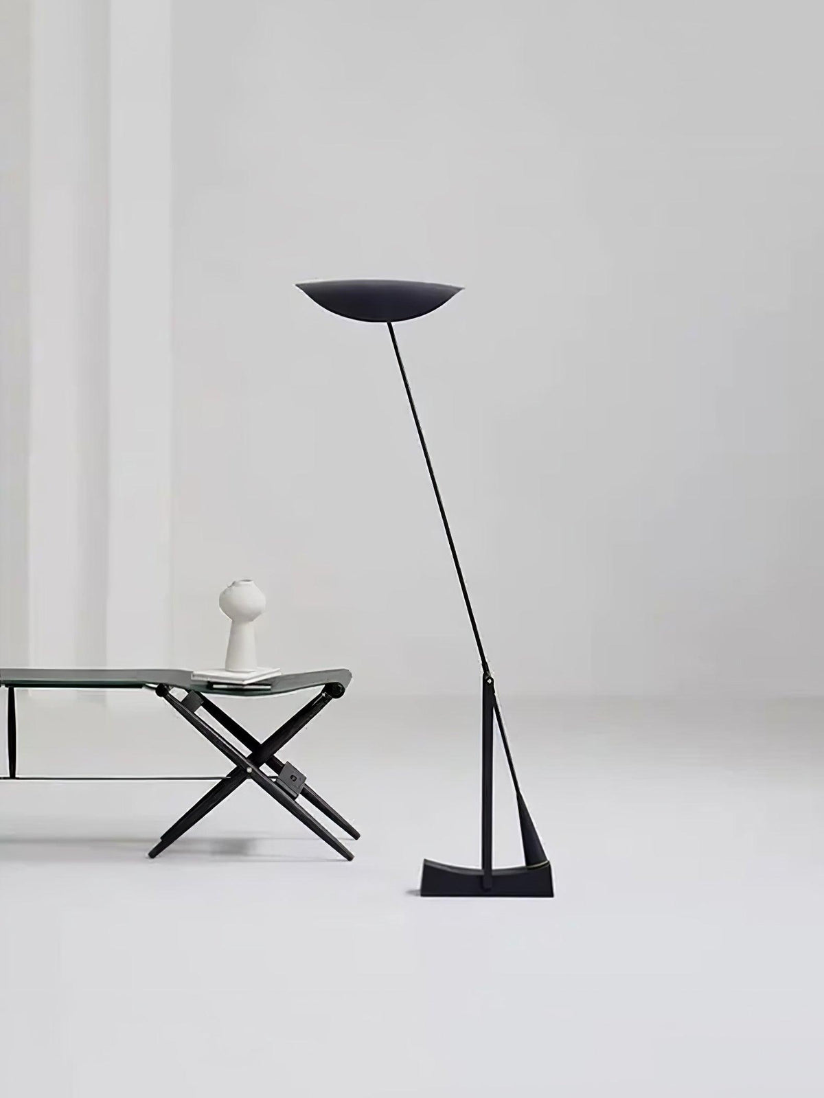 Teriisina lampa stojąca