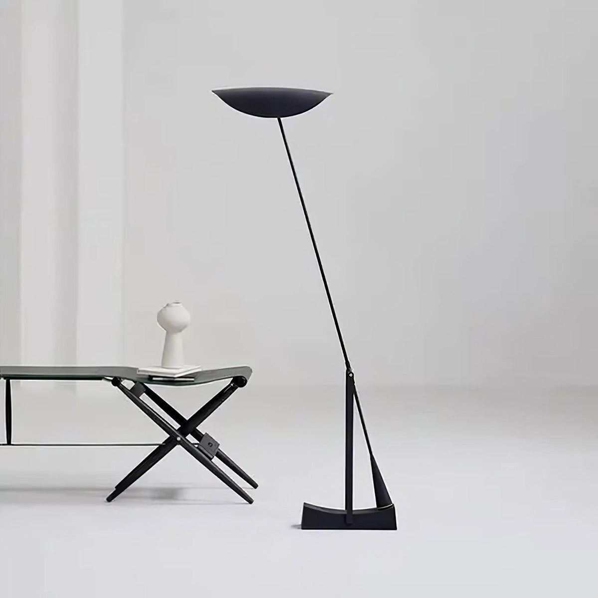 Teriisina lampa stojąca