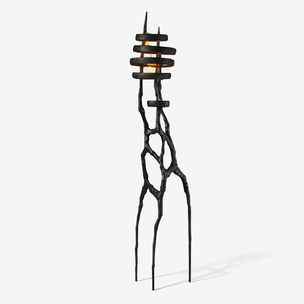 Selinise rzeźbiona lampa stojąca