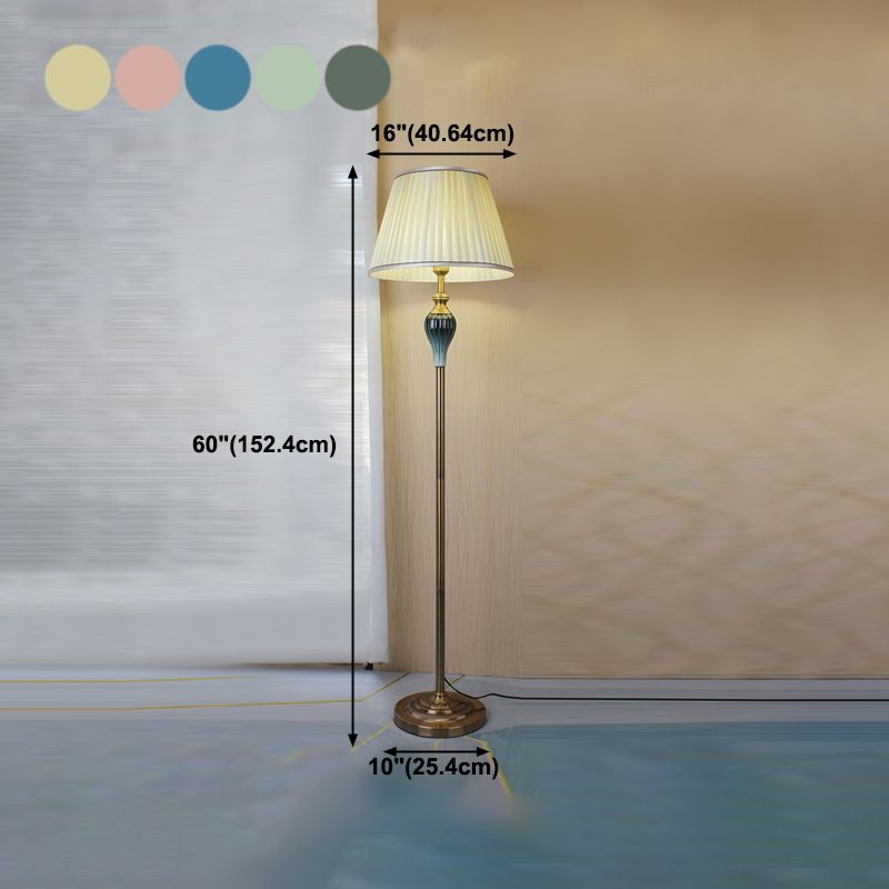 Eryn antyczna lampa stojąca, wielokolorowa, metal/tekstylia, sypialnia