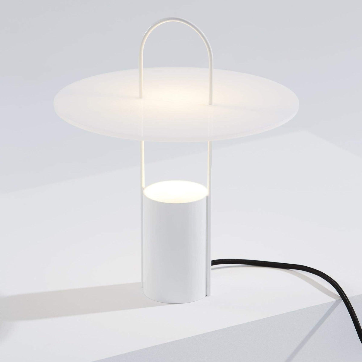 Hattie nowoczesna lampa stołowa